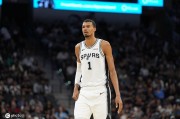 文班5战砍下165分57板19帽 NBA官方：姚明以来第一人
